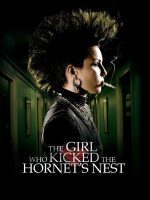 Cô Gái Chọc Tổ Ong Bầu